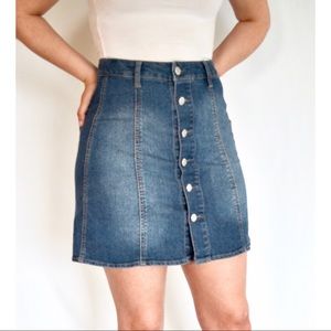Mossimo denim button down skirt